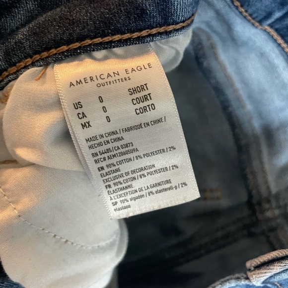 American Eagle Distressed Jeans - Picture 3 of 5